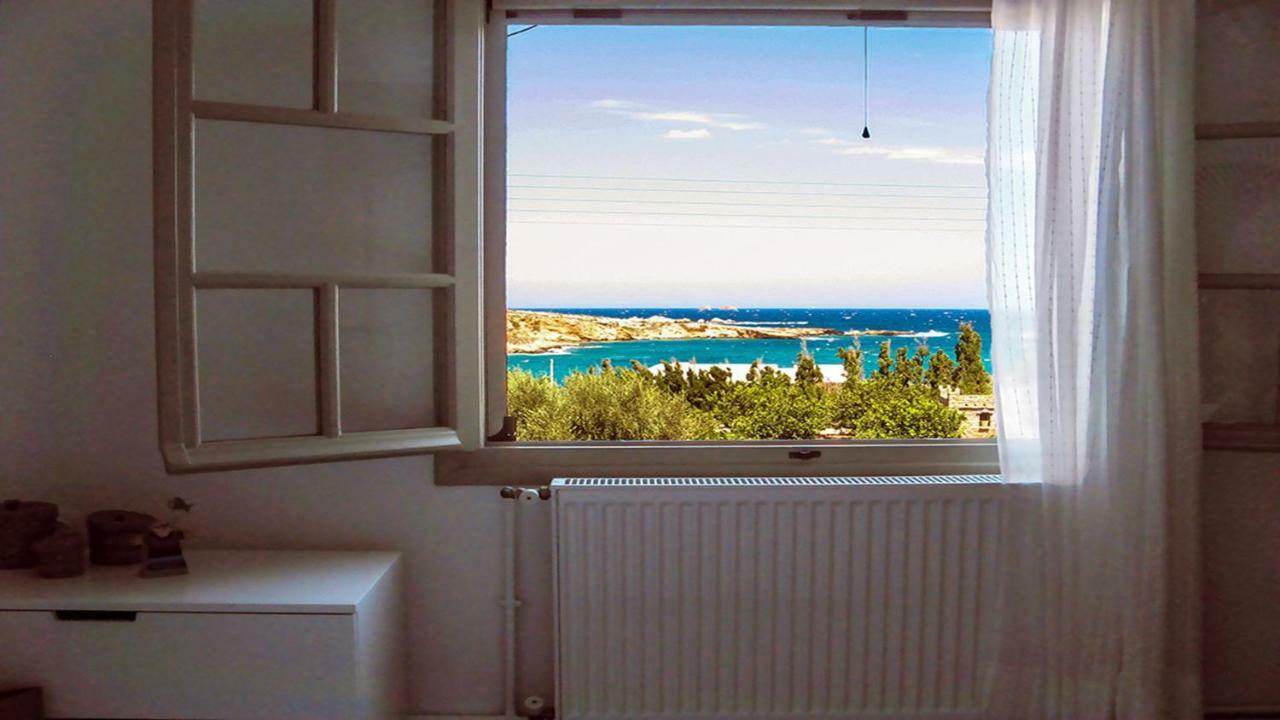 Villa Nesaea Seafront House Parasporos Exterior foto
