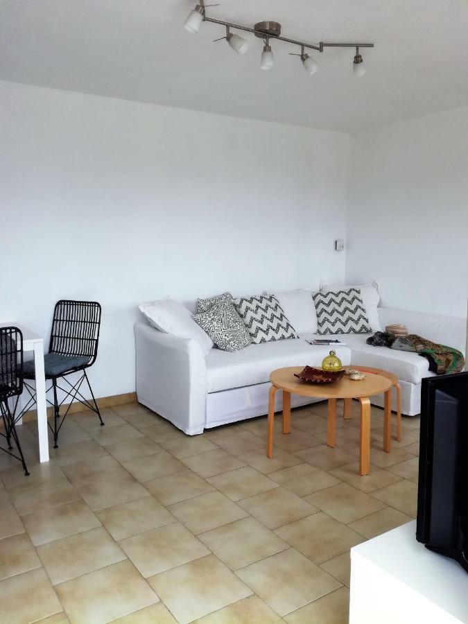 Villa Nesaea Seafront House Parasporos Exterior foto